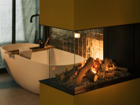 3 Seiten Elektro-Kamin mit Raumteilerfunktion