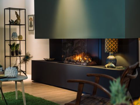 Elektro-Kamin gemauert mit gespachtelter Oberfläche.